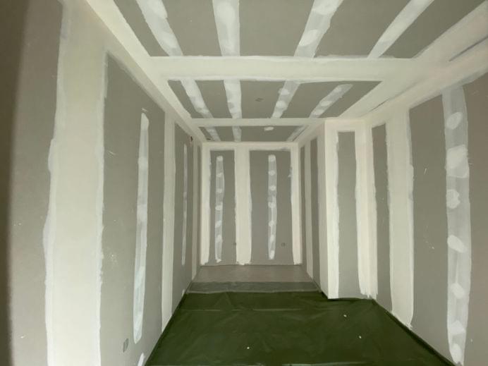 pomieszczenie przed szpachlowaniem